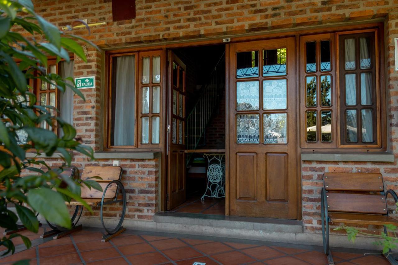 Hostal Canela Termas del Daymán Esterno foto