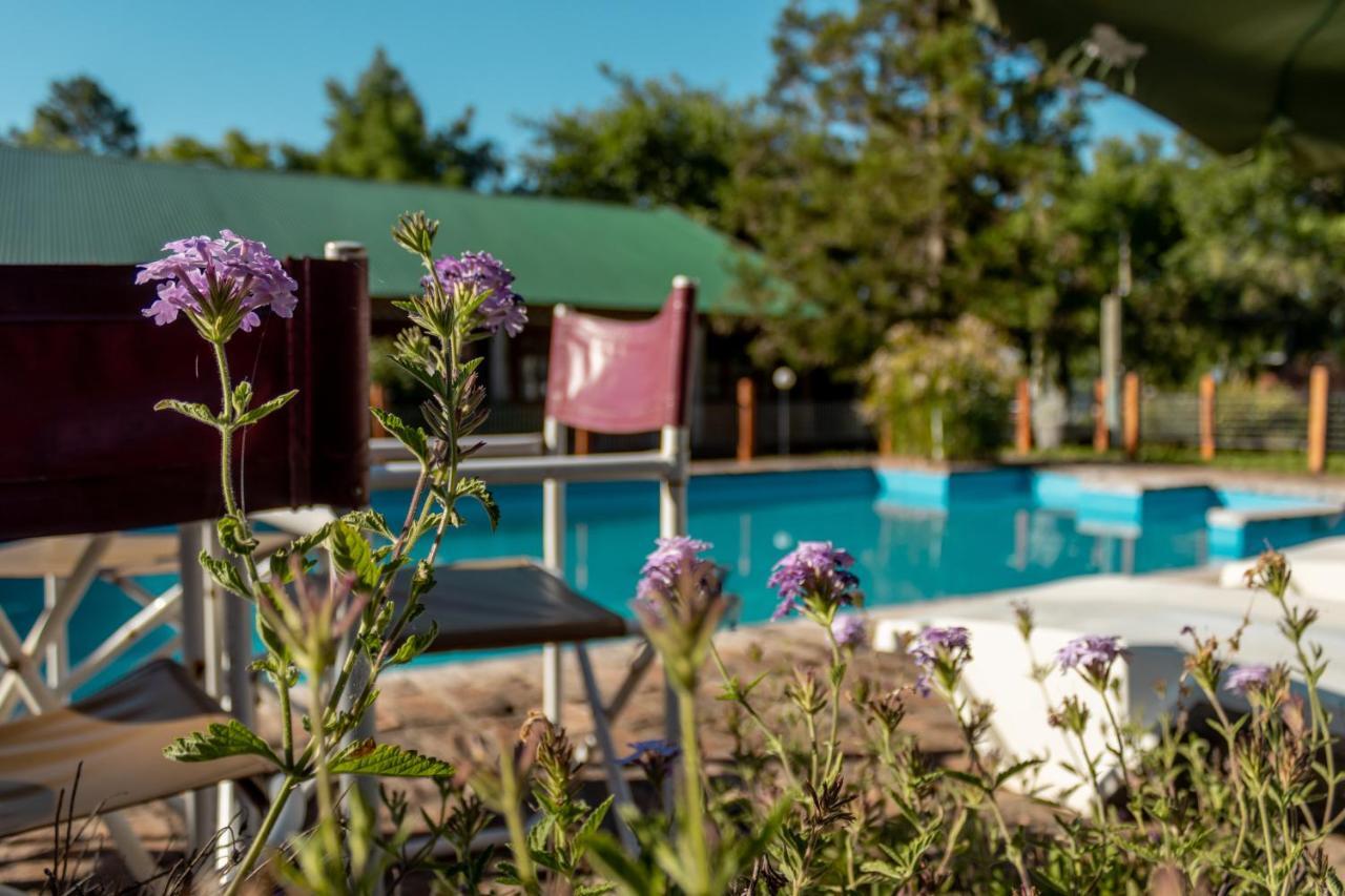 Hostal Canela Termas del Daymán Esterno foto