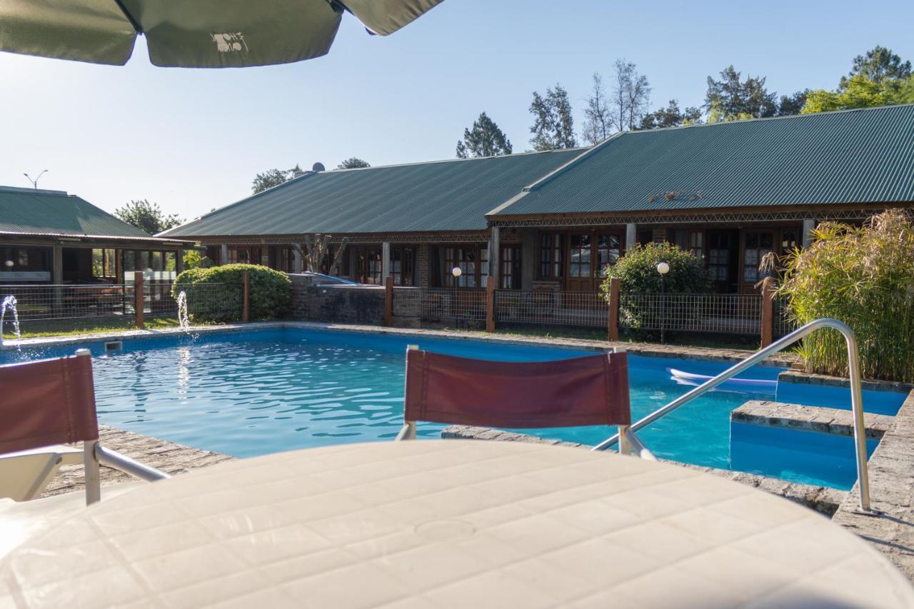 Hostal Canela Termas del Daymán Esterno foto